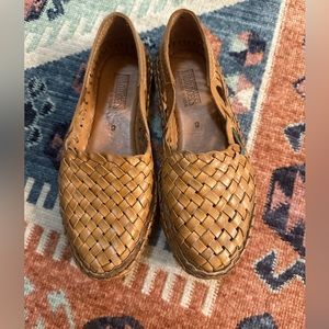 MOHINDERS Woven Flat in Honey + Stripes SZ 8